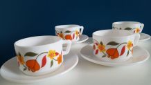 4 tasses et sous-tasses Arcopal