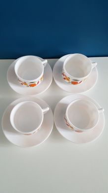 4 tasses et sous-tasses Arcopal