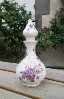 Joli flacon en porcelaine émaillée (Limoges)