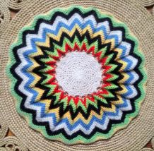 Napperon en laine fait main - Années 70 