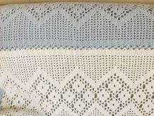 Grand plaid au crochet laine blanc-bleu 