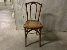 Chaise ancienne cannée