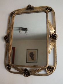 Miroir doré en fer forgé 