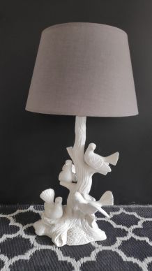 lampe 4 colombes en céramique blanche et abat-jour gris
