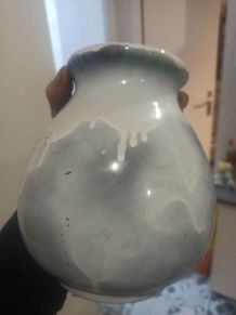 Vase céramique signé à la main Pierrefonds numéroté 555