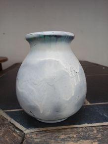 Vase céramique signé à la main Pierrefonds numéroté 555