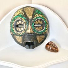 Masque traditionnel africain