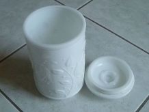 pot opaline blanc , vintage