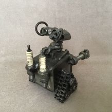 Figurine Wall-e en metal de récupération 