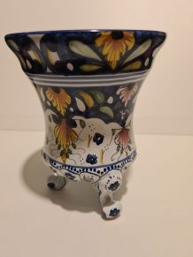 Vase tripode faïence de Nevers décor floral