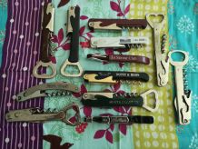 lot 12 canifs tire bouchons décapsuleurs de Bistrot 