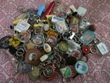 LOT de porte clefs anciens période1960