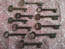 PETIT LOT de CLEFS anciennes