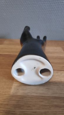 main en céramique noire