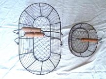 2 paniers en  metal  grillagé