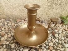 bougeoir a poussoir en  laiton , vintage