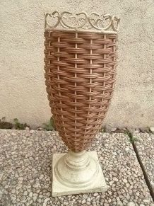 vase ,coupe en métal et osier, vintage