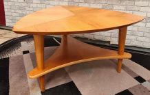 table scandinave pieds fuseau tres bonne stabilité; trace d 
