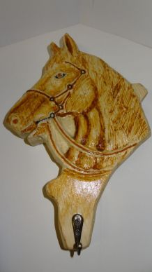 tete cheval scultée avec patere bois ou acier