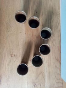 Tasses ou verres en grès émaillée