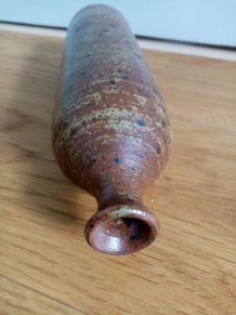 Bouteille soliflore en grès pyrité