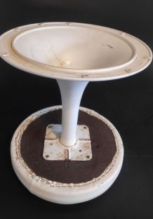 tabouret blanc pied tulipe