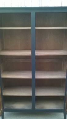 armoire vitrine parisienne