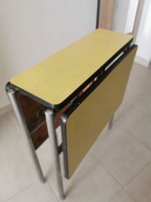 Table formica jaune gain de place