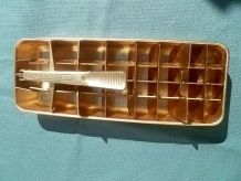 bac  a glaçons  Frigidaire Quickube, vintage