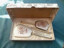 set de  coiffure dans sa boite , vintage