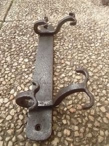 patère  murale  double  en fer  forgé