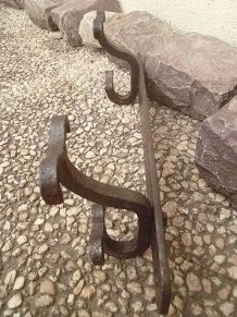 patère  murale  double  en fer  forgé