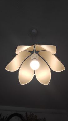 suspension 6 pétales de lotus noire