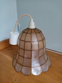  Suspension en nacre en forme de corolle de fleur