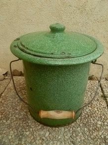 seau hygiènique , acier  émaillé  ,vert , vintage 