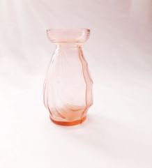 Vase en verre vintage rose