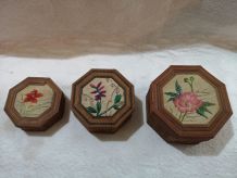 LOT 3 PETITES Boites bois  tissus et Broderies