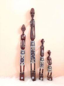 statues africaine en bois, famille Masaï , Kenya