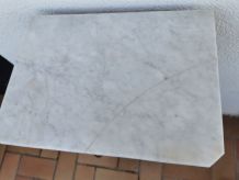 Table de chevet en noyer et marbre 40x29x76