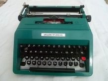 Machine a écrire Olivetti Studio 45