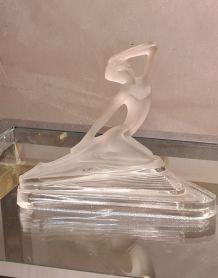 vide poche  verre moulé  opaque   , dans le gout , lalique, 