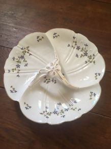 Plat de présentation ou de service en porcelaine de Limoges.