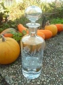 carafe gravée  a la main