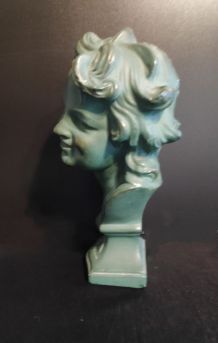 buste d'enfant en plâtre