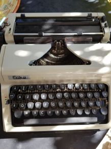 Machine à écrire vintage 
