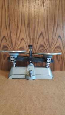 balance mécanique Dhaus ancienne 2 kg max