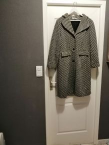 manteau en polyester années 2000taiile 42 marque adele joris