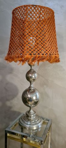 grande lampe nickelé 1970 abat jour macramé  87x40