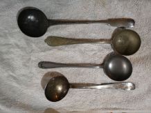 lot 4 Louches dont metal argentés a nettoyer