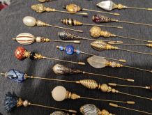 34 Broches pics manteaux chapeaux echarpesvintage